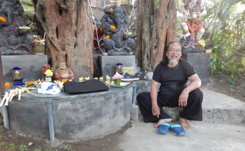 Ratu at the Bodhi tree